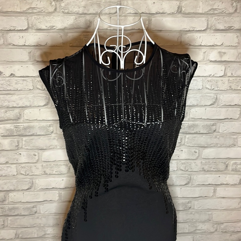 Black Formal Full Length Fitted Sequin Gown Size 8